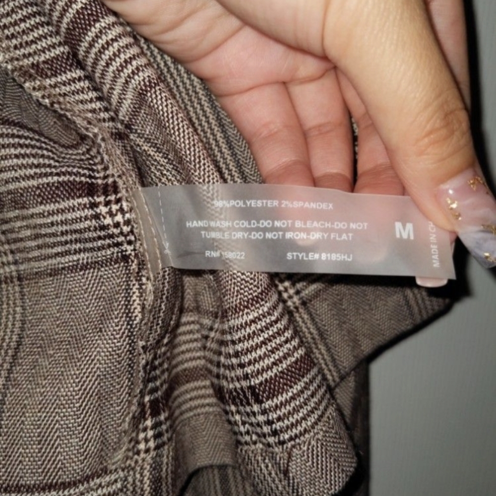 Cropped Plaid Blazer - Picture 2 of 3